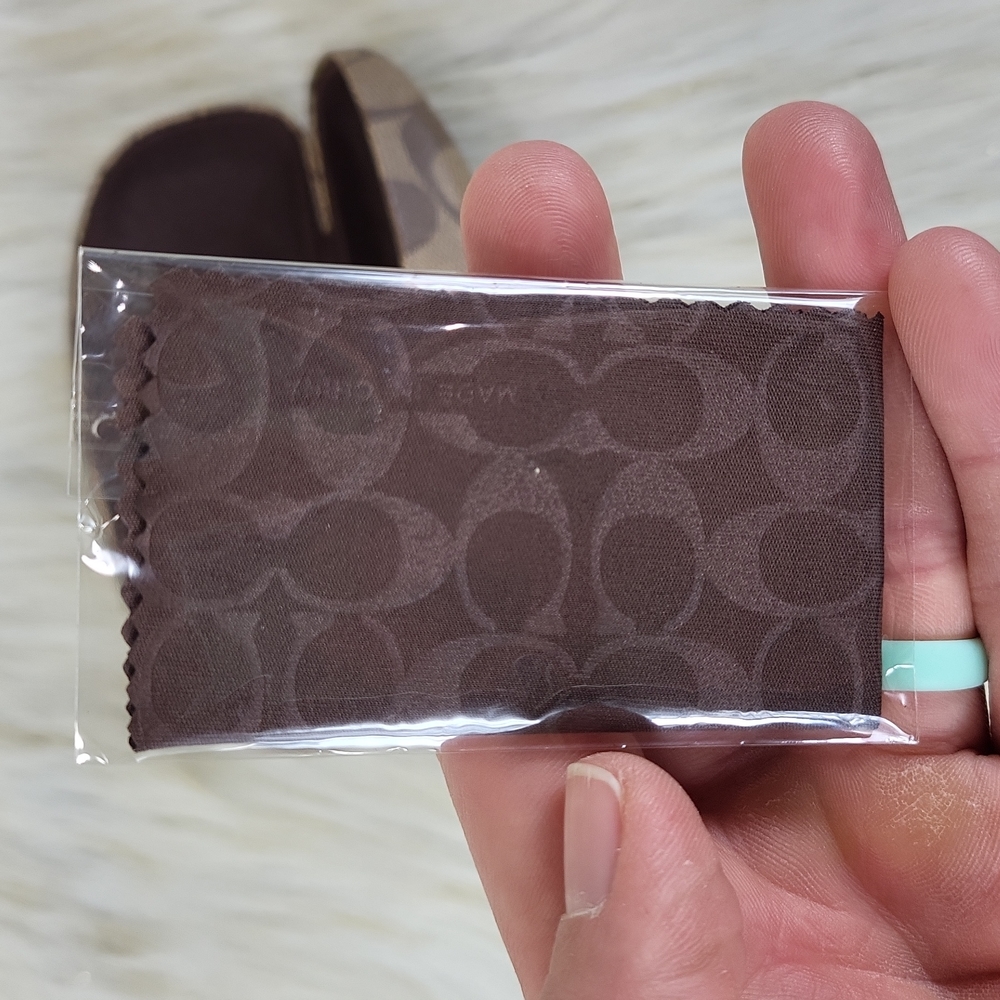 Coach Signature Glasses Case - Picture 4 of 5